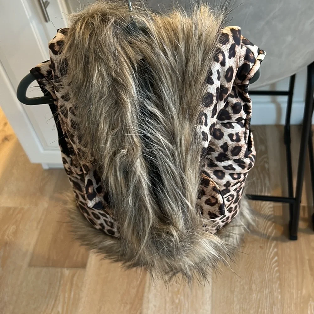 Betsey Johnson Leopard Print Vest - Picture 3 of 5